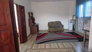 Лоджи R A family hotel Tbisi-1